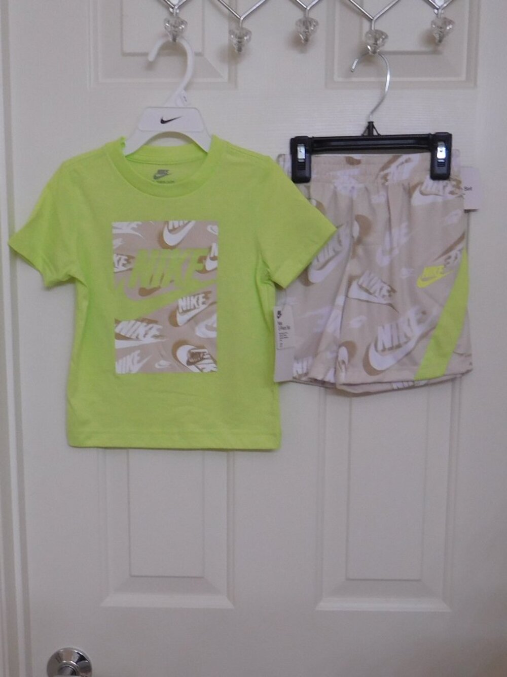 NWT 4 Nike Outfits 2pc Shirt & Shorts Sets Gray Lime Beige Red Bundle sz 3t - Picture 4 of 5